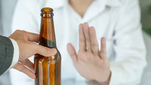 เครือข่ายครูไทยฯ จี้ รมว.ศธ.เลิกอบายมุข