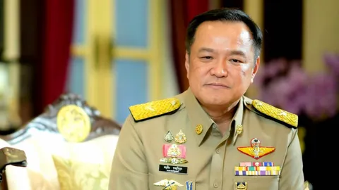 “อนุทิน” มอบผวจ.ชายแดนไทย-กัมพูชา สนับสนุนทหาร ปกป้องอธิปไตยเต็มกำลัง 