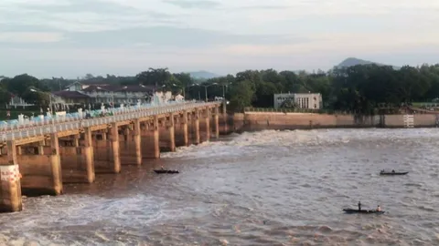 กรมชลประทานปรับลดการระบายน้ำจากเขื่อนเจ้าพระยา หลังเขื่อนภูมิพล–สิริกิติ์ชะลอการระบายต่อเนื่อง