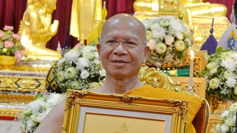 อดีตพระพรหมเมธี กลับไทยสู้คดีเงินทอนวัด หลังลี้ภัยอยู่เยอรมันถึง 7 ปี