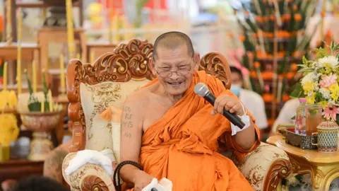 ลูกศิษย์เป็นห่วง แพทย์ลงความเห็นให้ "หลวงปู่ศิลา" งดรับกิจนิมนต์ 1 เดือน