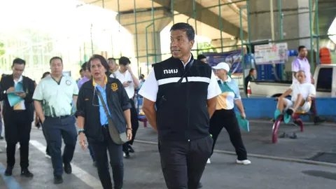 “ชัชชาติ” รวบตึงสางปัญหาเขตสาทร จัดระเบียบสายไฟ-สายสื่อสาร ยกระดับผิวจราจรแก้น้ำท่วม