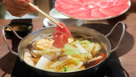 เปรียบเทียบราคา MK Buffet กับสุกี้บุฟเฟต์อีก 3 เจ้าดังในตลาด