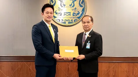 ประธานวุฒิสภาส่งตัวแทนยื่นนายกฯขอเปิดประชุมรัฐสภา ถกปัญหาชายแดนไทย-กัมพูชา