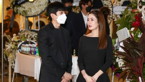 ภาพงานสวดพระอภิธรรมคุณแม่ของ นนกุล คืนสุดท้าย พี่น้องในวงการร่วมอาลัยจำนวนมาก