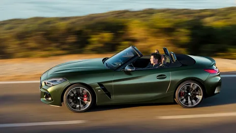 ยังได้ไปต่อ! BMW Z4 M40i G29  รุ่นเกียร์ธรรมดา 6 สปีด ขายดีในอเมริกา