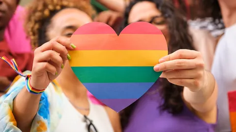 รู้จัก Pride Month คืออะไร เดือนไหน มีความสำคัญอย่างไรต่อ LGBTQ+