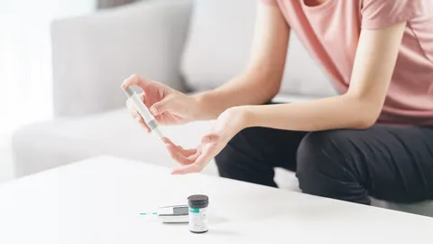 รู้จักภาวะน้ำตาลในเลือดสูง อาการเป็นแบบไหน จะเกิดอะไรขึ้นกับร่างกายได้บ้าง