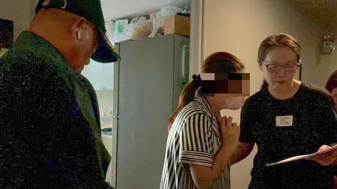 ให้ออกราชการ “หมอแอร์” ถูกจับพร้อมเครือข่าย “ยาเสียสาว” ยันองค์กรตำรวจไม่เกี่ยวข้อง