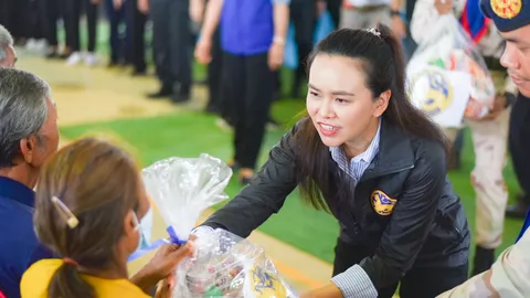 “ไตรศุลี” ลงพื้นที่ อ.กันทรลักษ์ ให้กำลังใจ ชรบ.-อส. ดูแลชายแดนไทย-กัมพูชา