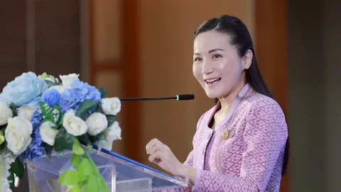 “นฤมล” เปิดงานประกวดเส้นไหม สานงานต่อพระราชปณิธาน “พระพันปีหลวง”