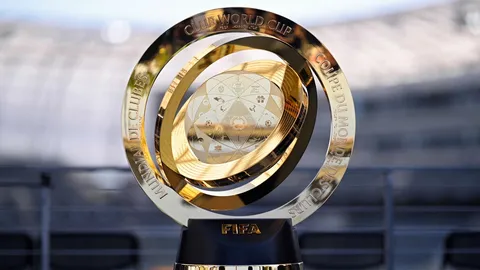 ไม่ได้จัดเล่นๆ! สโมสรยักษ์ชนกันสนั่นโลก เปิดโผ 32 ทีม 8 กลุ่ม ฟุตบอลชิงแชมป์สโมสรโลก 2025