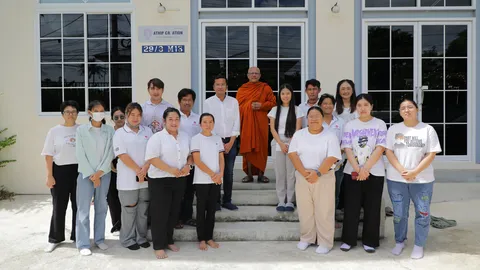 พระอาจารย์ประสูติ ปิยธัมโม เป็นประธานพิธีทำบุญครบรอบ 2 ปี บริษัท อธิป ครีเอชั่น จำกัด