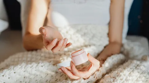 ชวนเลือกมอยส์เจอร์ไรเซอร์ เสริมผิวให้ชุ่มชื้น แข็งแรง แถมเมกอัปติดทน