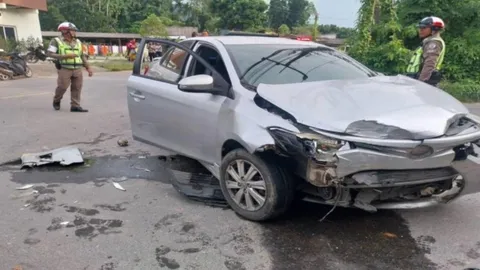 เสียชีวิตแล้ว หญิงวัย 62 ปี เหยื่อ "ดาบตำรวจ" เมาซิ่งเก๋งชนรถชาวบ้าน 3 คัน