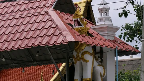 พระผู้ใหญ่แจงดราม่า "สิงห์" หน้าวัดทะลุหลังคา อยากให้มองถึงเหตุผล-ความจำเป็น