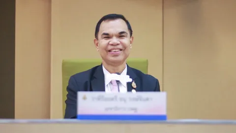 สั่ง สพป.บุรีรัมย์ ตั้งกรรมการสอบข้อเท็จจริง ปม "ครูมัท" ให้รายงานผลใน 7 วัน