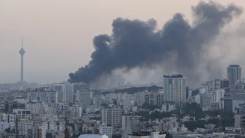 เดือดวันที่ 5 อิสราเอลดับบิ๊กทหารอิหร่าน คนแห่อพยพจากกรุงเตหะราน