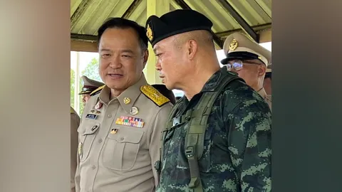 "อนุทิน" โพสต์ภาพคู่ "แม่ทัพภาคที่ 2" ติดแฮชแท็ก #ทหารของพระราชา