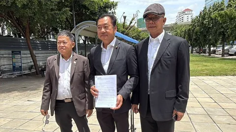 แจ้งความเอาผิด "แพทองธาร" ปมคลิปเสียง ชี้กระทบความมั่นคง จี้ลาออกทันที