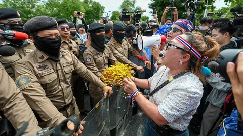 ไล่นายกรัฐมนตรี