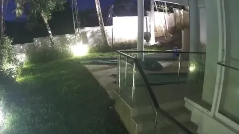 ล่าไอ้โม่งชุดดำ บุกเดี่ยวเข้าวิลล่าหรู กวาดทรัพย์ 4 หลัง คืนเดียวกว่า 2 ล้าน