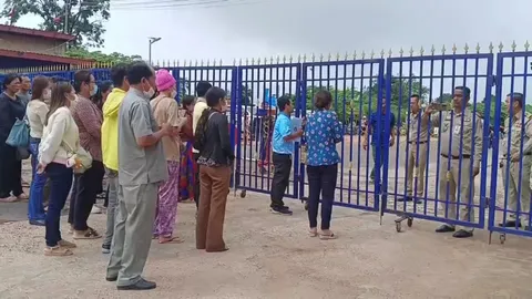 ชาวกัมพูชารอลุ้น ผู้ว่าฯ อุดรมีชัย เจรจา "ฮุน มาเนต" เปิดด่านตรงข้ามช่องสะงำ