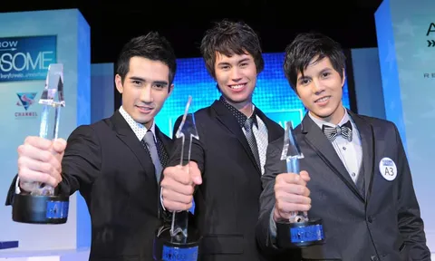 หนุ่มลูกครึ่งคว้าตำแหน่ง แอร์โรว์ แฮนด์ซั่ม 2012