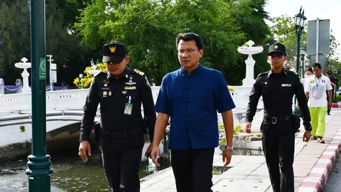 พระนครสำรวจประชากร “คนไร้บ้าน” แจกริสต์แบนด์จำแนกกลุ่มช่วยเหลือ หวังลดจำนวน