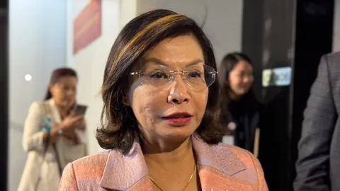 “มนพร” เหน็บ ภท. เป็นฝ่ายค้าน หรือฝ่ายแค้น รับเลื่อนร่างเอ็นเตอร์เทนเมนต์คอมเพล็กซ์