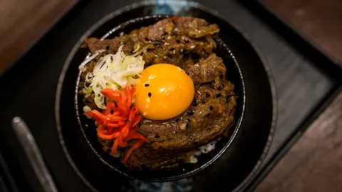 ข้าวหน้าญี่ปุ่นไข่ดิบกับเชื้อก่อโรค