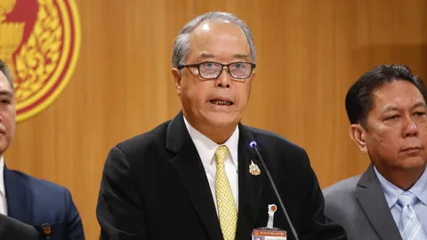 “ชูศักดิ์” ชี้ อย่าเพิ่งมองไกล ศาลรัฐธรรมนูญ สั่งนายกฯ หยุดปฏิบัติหน้าที่ ปมคลิปเสียง