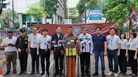 "รองจ๋อ" เผยเจ้าหน้าที่ยึด "มีดสปาต้า" ไรเดอร์เข้าพื้นที่ชุมนุมอนุสาวรีย์ฯ