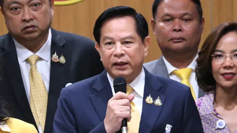ปัด “พีระพันธุ์” ขู่ถอนตัว ครม.แพทองธาร ปมไม่พอใจ สุชาติ นั่ง มท.3