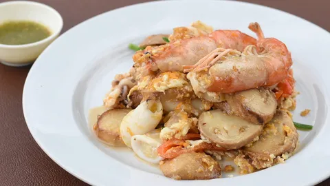 "ครัวริมบึง" อร่อยชิลฟีลเขาใหญ่