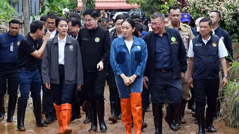 นายกฯ บินด่วน ซับน้ำตาเชียงราย จมบาดาล 5 อำเภอ เร่งกู้ถนนขาด "บ่อเกลือ" น่าน