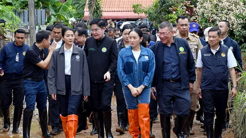 ช่วยชาวบ้าน