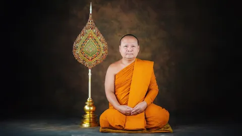 เปิดประวัติ "เจ้าคุณอาชว์" อดีตเจ้าอาวาสวัดตรีทศเทพ สึกกะทันหันไม่ทราบสาเหตุ