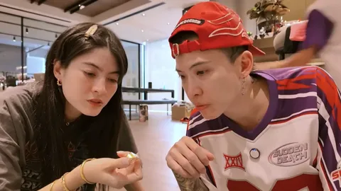 ป๊อก-มาร์กี้ เปิดทองรับขวัญ มีก้า-มีญ่า ผ่านมา 6 ปี เอามานับ เผยยอดมูลค่าพุ่งน่าตกใจ (คลิป)