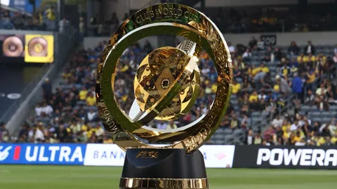 เต็ง 1 ผิดคาด "ซูเปอร์คอม" ฟันธงเต็งแชมป์ฟุตบอลสโมสรโลกล่าสุด เปิดโปรแกรมรอบ 8 ทีม