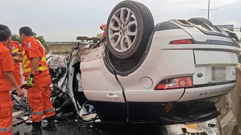 สาวซิ่งรถหรูย้อนศร ขึ้นทางด่วนชนเบนซ์ยับ