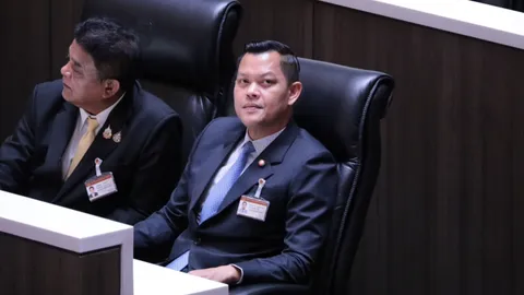 “ธนกร” ฝากทุกพรรคอย่าเล่นเกมการเมืองมากเกินไป เอาประโยชน์ประชาชนก่อน