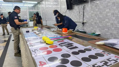 “มท.1” ประเดิม! ปิดบ่อนสะพานใหม่ รวบ 70 นักพนันเงินสดอีก 8 แสน