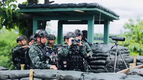 รบดุเดือดติดชายแดนตาก กะเหรี่ยงบุกยึดโรงพัก กองทัพเมียนมา ทิ้งบอมบ์ถล่มชาวบ้านเจ็บ 5