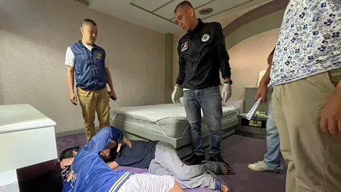 รัดคอฆ่ากิ๊ก