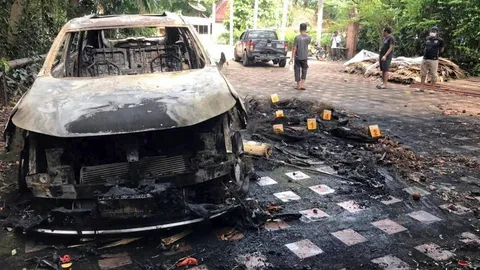 อ้างเพี้ยนเผารถ