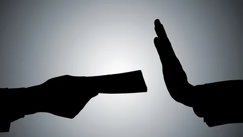 จัดนิติกรช่วยครูสาวเมืองกาญจน์ ติดร่างแหคดีโกงเงิน โทษไล่ออก