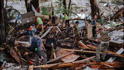 ยอดตายน้ำท่วมฉับพลันรัฐเท็กซัสพุ่ง 100 ศพ