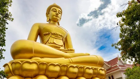 เปิดประวัติวัดปากน้ำภาษีเจริญ วัดดังริมแม่น้ำกลางกรุง ไหว้หลวงพ่อสด ชมพระพุทธรูปองค์ใหญ่ 