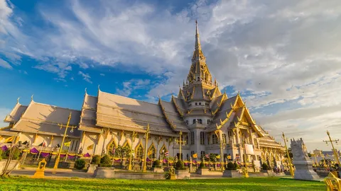 เปิดประวัติวัดหลวงพ่อโสธร พระพุทธรูปลอยน้ำ ตำนานดัง จ.ฉะเชิงเทรา